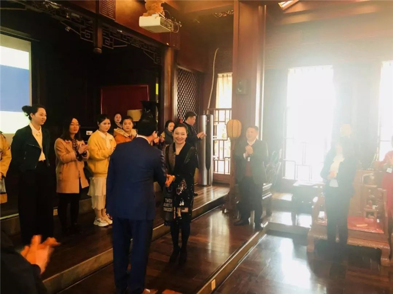 柔然彩虹隊(duì)光臨昌禾裝飾參觀(guān)學(xué)習(xí)